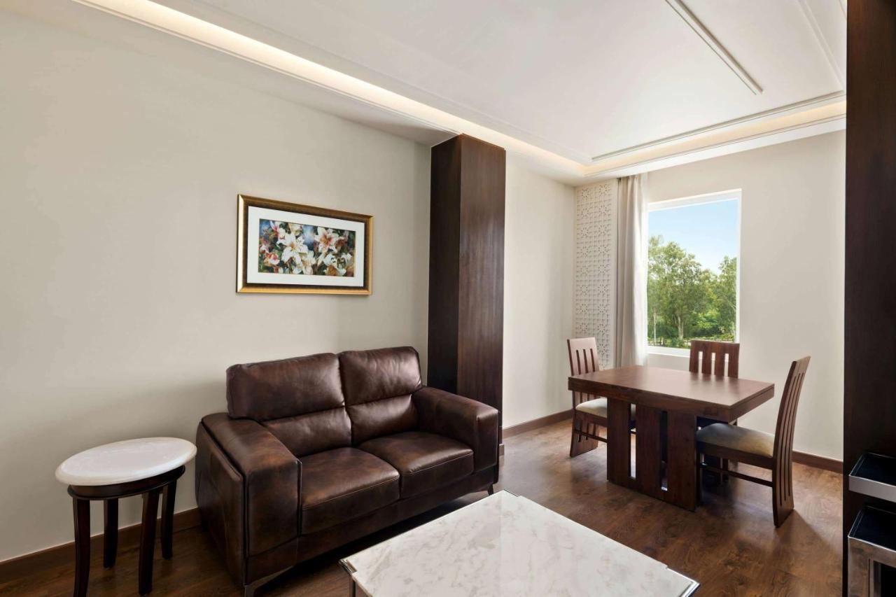 Ramada By Wyndham होटल 4*